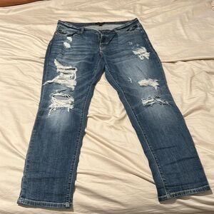 Judy Blue distressed medium wash boyfriend fit jeans size 31 / 13